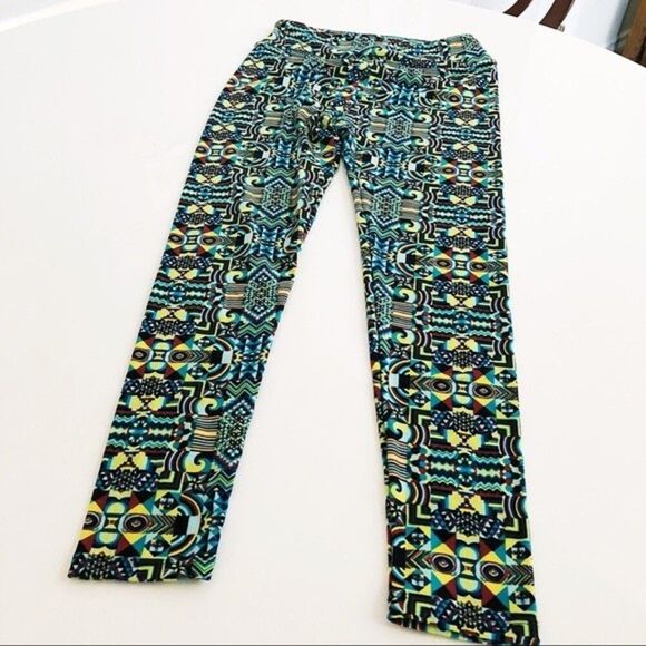 LuLaRoe Geometric Green Cozy Leggings - Picture 4 of 6